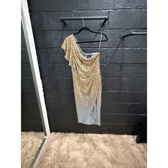 Marchesa Notte Ombre Sequin One-Shoulder Flutter Dress Size 6 Retails $895 - Picture 4 of 5